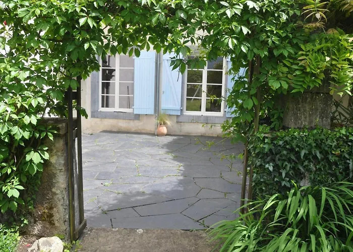 D'etape Le Couvent D'ossau Bed & Breakfast Louvie Juzon